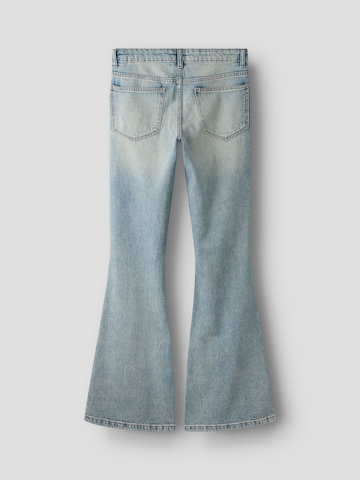 LMTD Flared Jeans in Blau