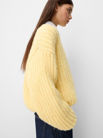 Bershka Pullover in Gelb