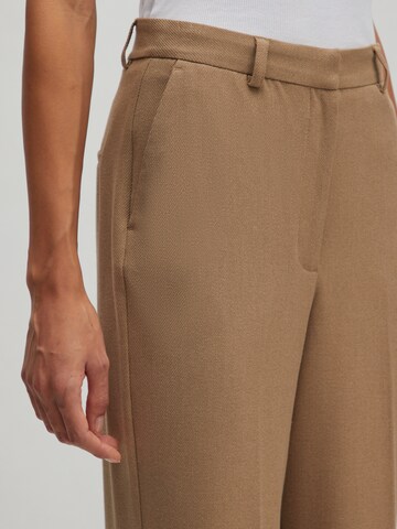 EDITED Regular Trousers 'Lavea' in Beige