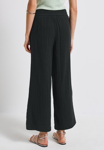 Wide leg Pantaloni di STREET ONE in nero