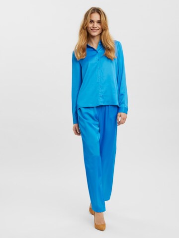 VERO MODA Zvonové kalhoty Kalhoty 'Natalia' – modrá