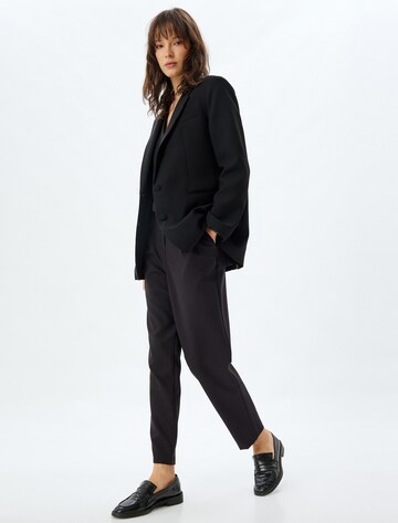 Koton Regular Pleat-Front Pants in Black