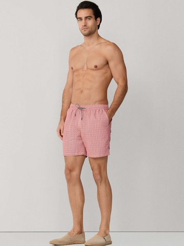 Shorts de bain 'Clay' Hackett London en rouge