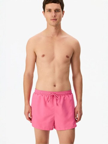 Pantaloncini da bagno 'PENTI Herren Basic Shorts' di Penti in rosa: frontale