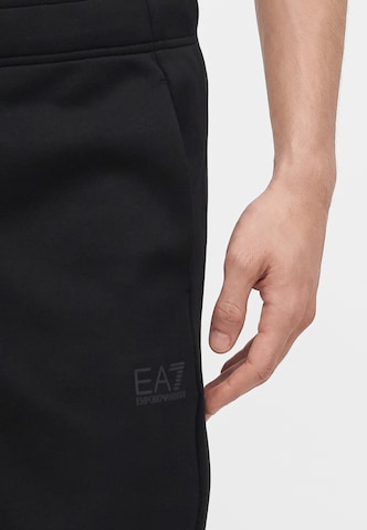EA7 Emporio Armani Tapered Sportbyxa 'NATURAL VENTUS7' i svart