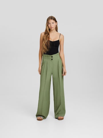 Bershka Wide Leg Hose in Grün