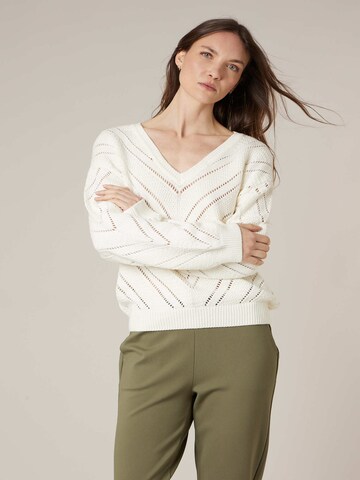 Pull-over 'Simako' Deeluxe en blanc : devant