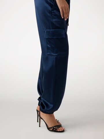GUESS Tapered Hose 'New Marzia' in Blau