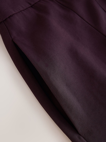 Next - Pierna ancha Pantalón plisado 'N. Premium' en rojo