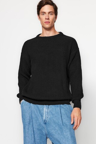 Pull-over Trendyol en noir : devant