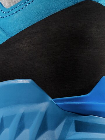 MAMMUT Boots in Blue