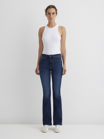 Mavi Bootcut Jeans in Blau