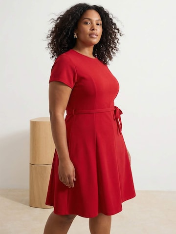 Trendyol Curve - Vestido en rojo: frente