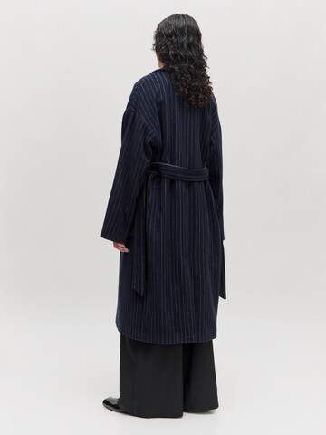 Manteau mi-saison 'Santo' EDITED en bleu