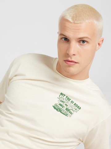 VANS T-shirt 'HI ROAD RV' i vit