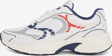 Baskets basses Tommy Jeans en blanc : devant