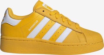 ADIDAS ORIGINALS Låg sneaker 'Superstar XLG' i gul
