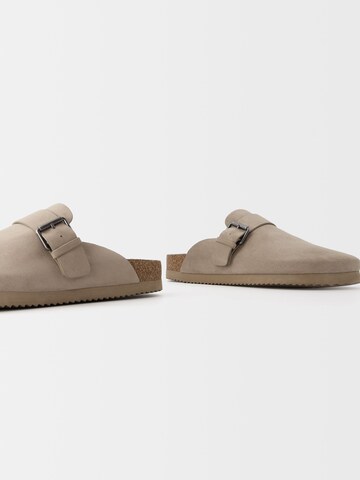 Bershka Clogs in Beige