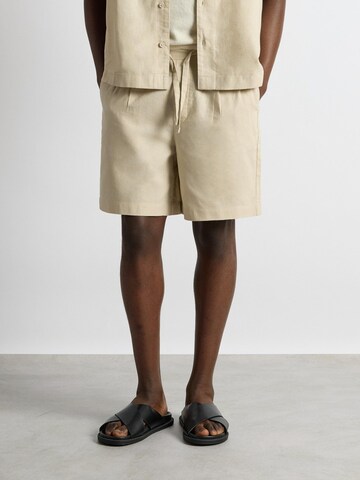 Burocs Regular Pants in Beige