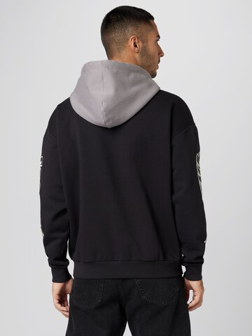 VIERVIER Sweatshirt 'Havin' in Schwarz