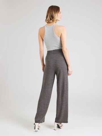 Wide leg Pantaloni 'SLFHELLA' di SELECTED FEMME in grigio