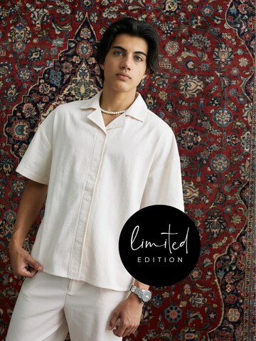 ABOUT YOU Limited Regular fit Button Up Shirt 'Piet' in White: front