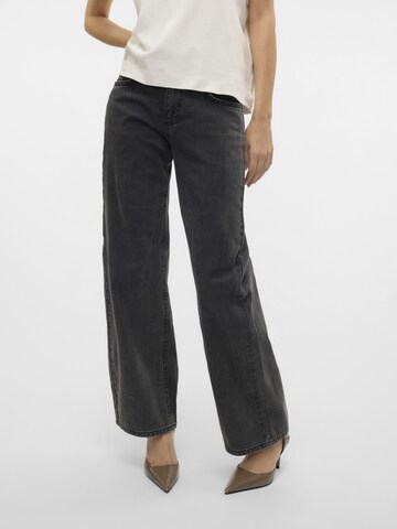 SOMETHINGNEW Loosefit Jeans in Grau
