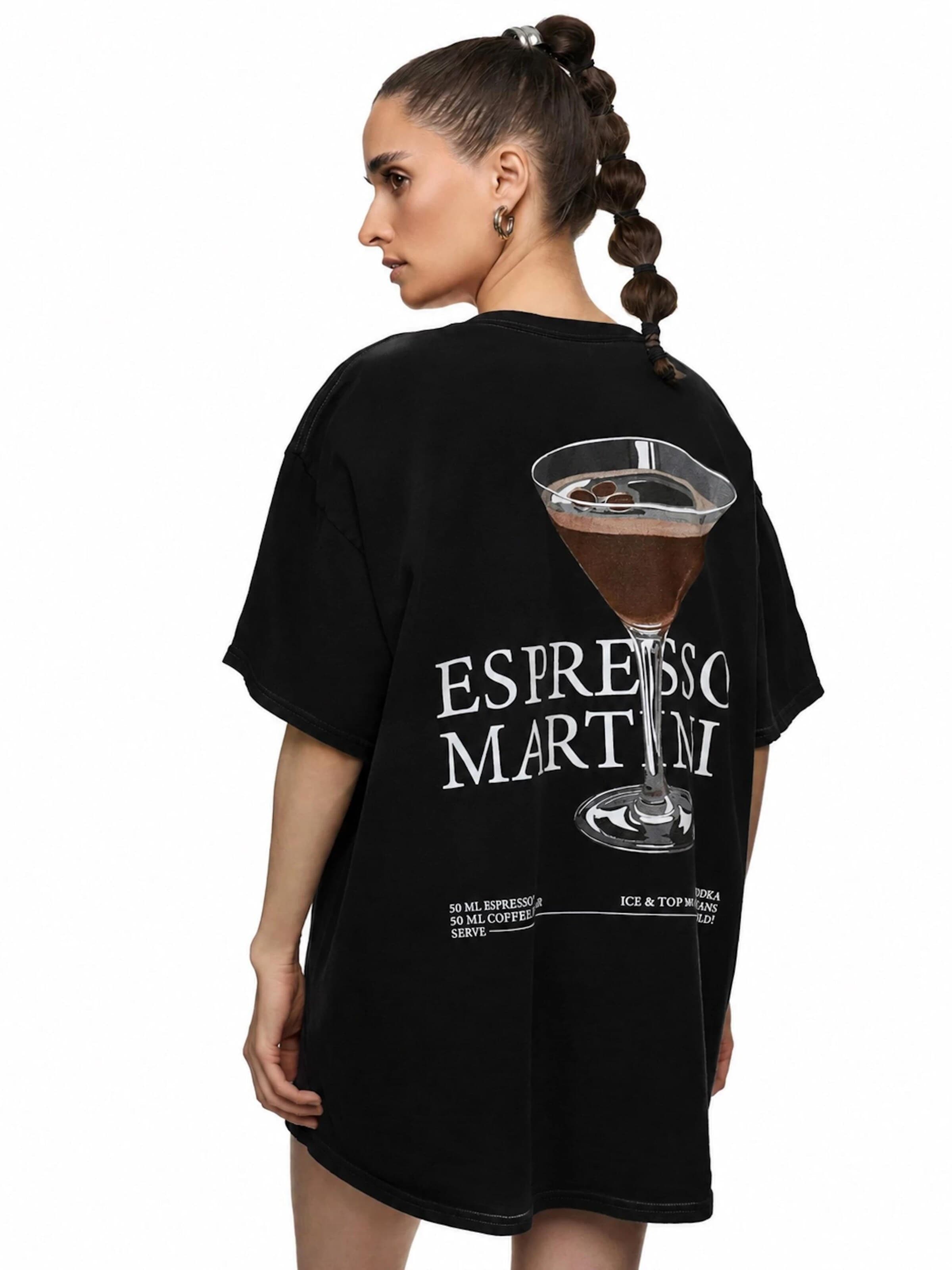 Worldclassca Oversized Shirt 'Espresso Martini' in Black: front