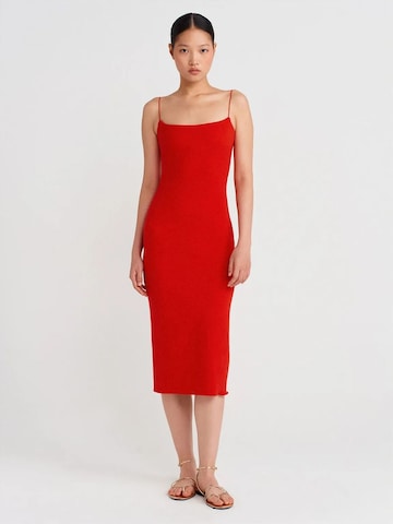 Dilvin Dress in Red: front