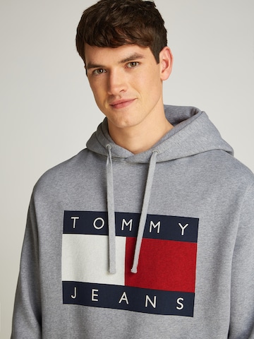 Tommy Jeans Collegepaita värissä harmaa