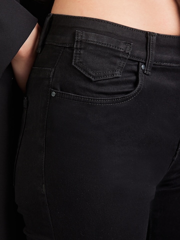 Flared Jeans 'ONLREESE' di ONLY in nero