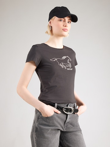 Tricou 'STYLE LOA' de la MUSTANG pe negru: față