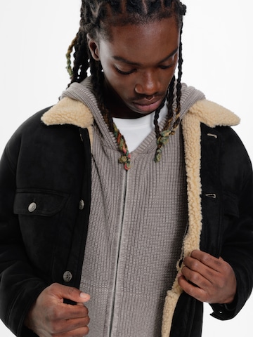Pull&Bear Winter jacket in Black