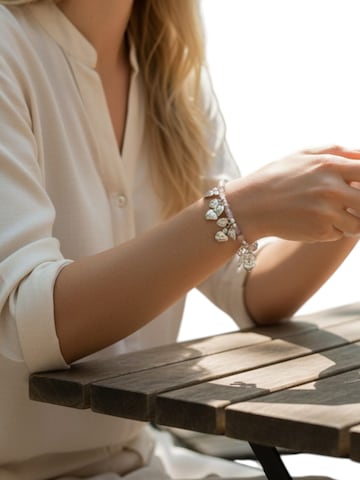Braccialetto 'Romantic elastic bracelet, silver, 10µ roses' di Gloria Mago in rosa