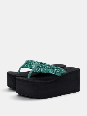 Tongs Pull&Bear en vert