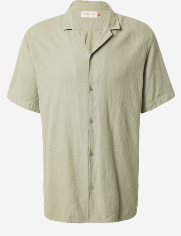 Revolution Button Up Shirt in Green: front