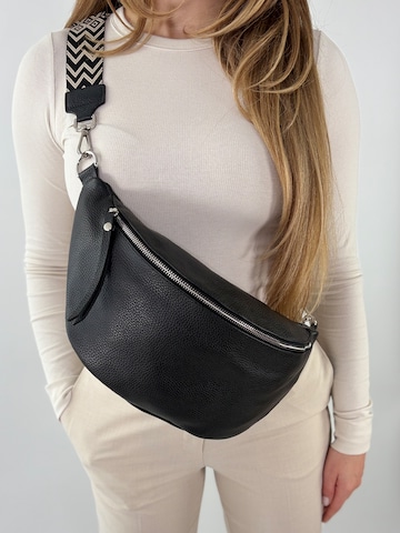 lePelou - Riñonera 'PELLEGRINA' en negro