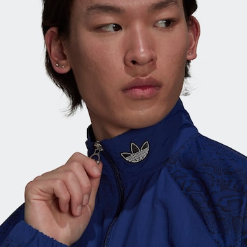 ADIDAS ORIGINALSPrijelazna jakna - plava boja