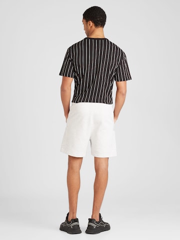 Tommy Jeans Regular Shorts 'Scanton' in Grau