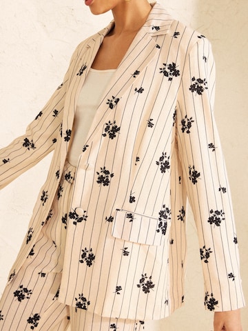 love & roses Blazer in Beige