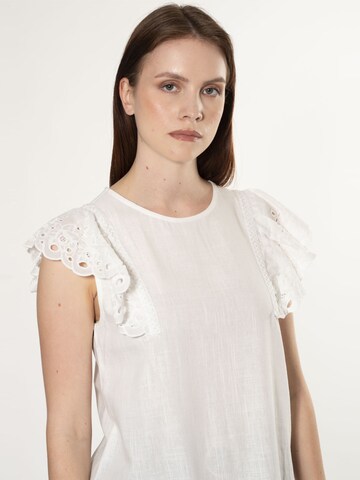Influencer Blouse in White