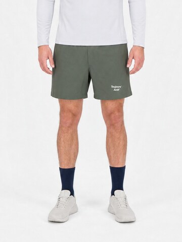 Toujours Actif Shorts ' Vitesse ' in Grün: Vorderseite