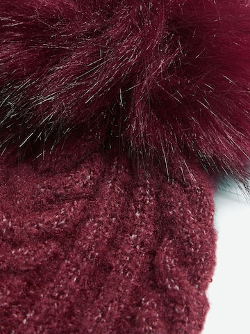 Căciulă de la Lipsy pe roșu