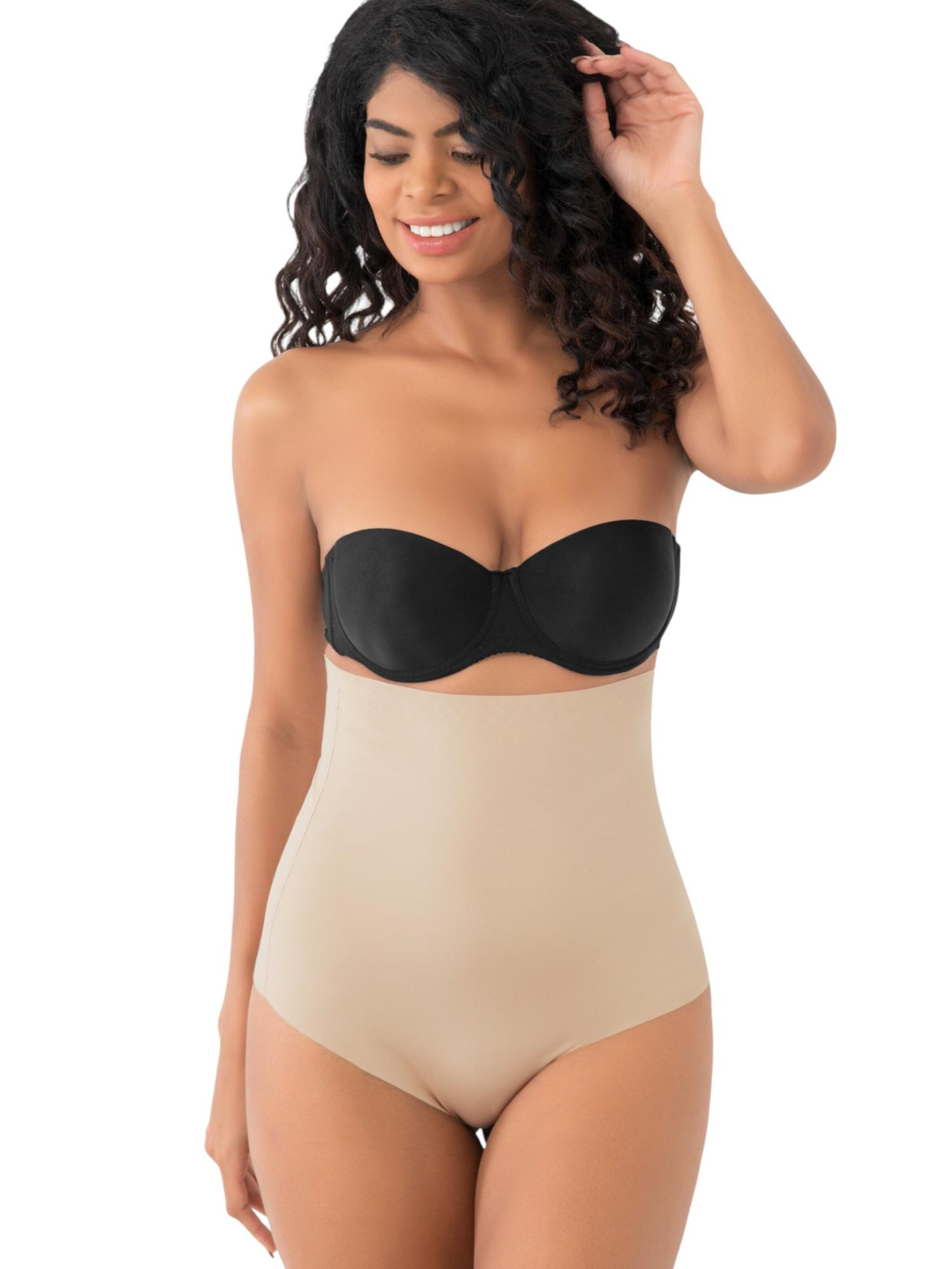 Slip scultant 'LaserInvisible' fashionshowcase en beige