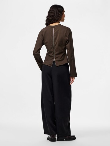 T-shirt 'PCAmy' PIECES en marron