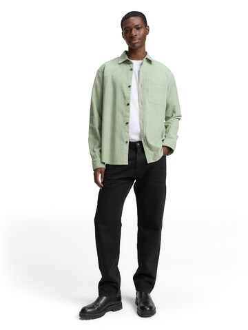 TOM TAILOR DENIM Comfort fit Button Up Shirt in Green: front