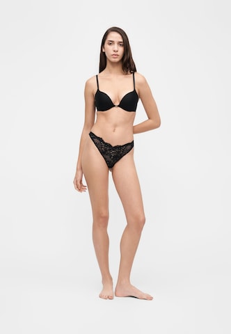 Lindex String 'Amie' in Schwarz: Vorderseite