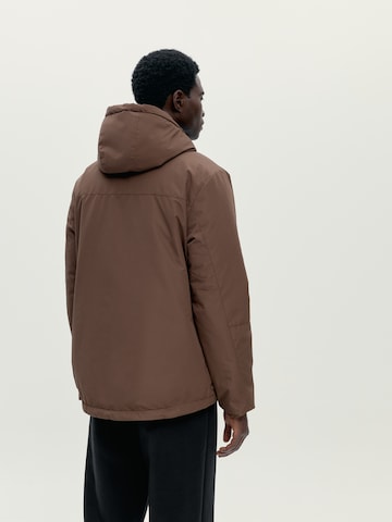 Skinny Veste de sport ' Volga ' Born en marron