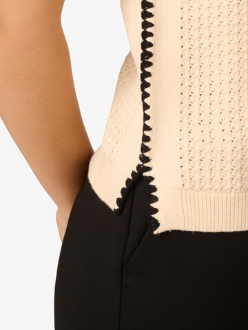 Adrianna Papell Stricktop in Beige