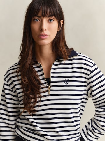 Bluză de molton de la GANT pe albastru